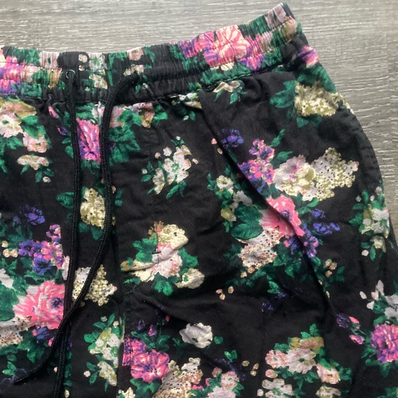 Urban Outfitters UO Pants Black Floral Size Medium - Picture 3 of 5
